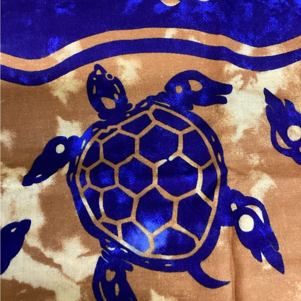Long Sarong with flower sarong tie - Picture 2 of 4